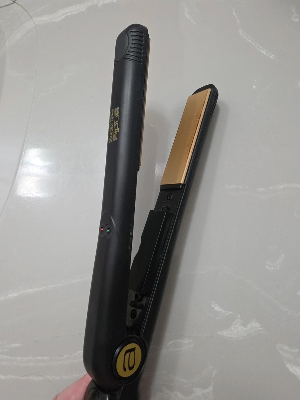 Andis Black Hair Straightener with Gold Plates